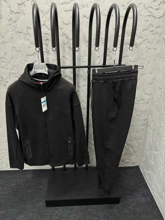 ENSEMBLE NIKE TECH FLEECE