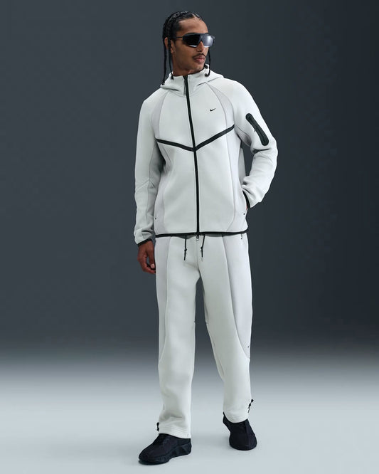 ENSEMBLE NIKE TECH FLEECE 2026