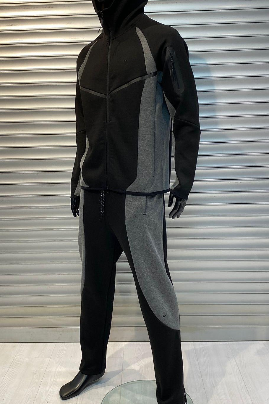 ENSEMBLE NIKE TECH FLEECE 2026